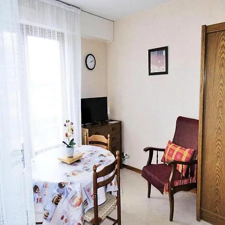 アパート Studio For 2 People エクスレバン